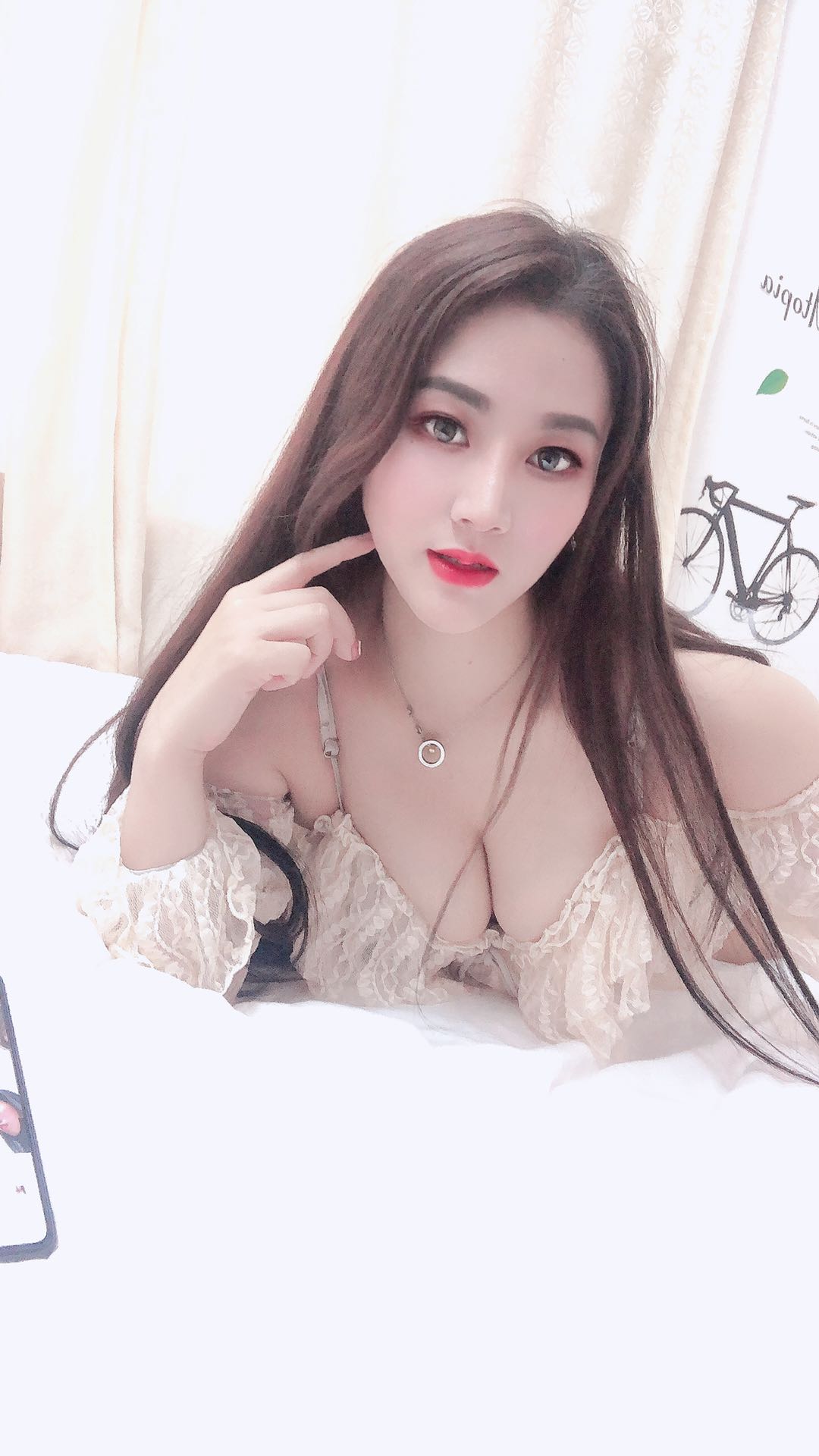 艳舞包臂裙黑丝后入，服务好，很爽